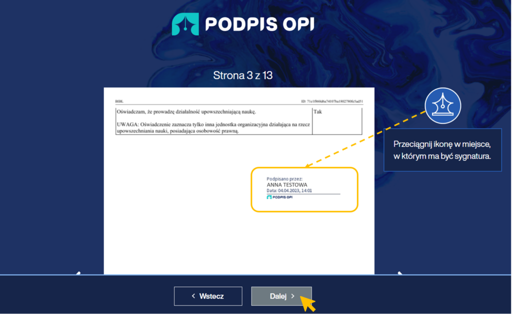 Ekran aplikacji Podpis OPI. Wybrana strona dokumentu do podpisu, na której ma znaleźć się sygnatura. Po prawej stronie niebiesko-biała ikona podpisu z krótką instrukcją: Przeciągnij ikonę w miejsce, w którym ma być sygnatura.