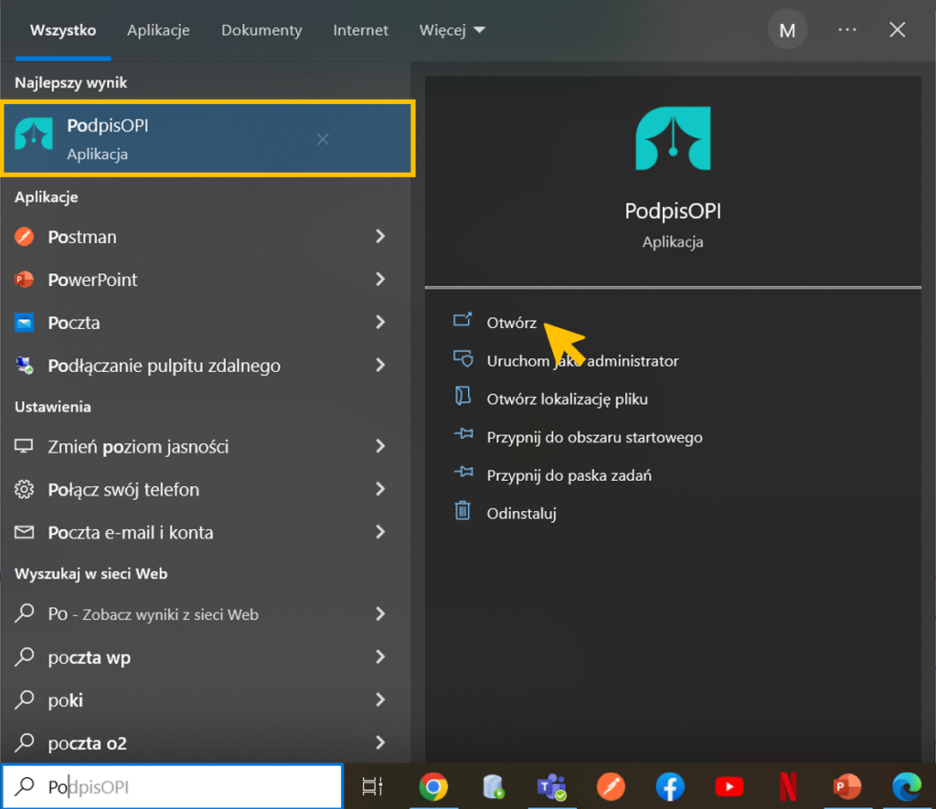 Na pasku zadań systemu Windows w okno wyszukiwarki wpisana jest nazwa: PodpisOPI. Powyżej wynik wyszukiwania – aplikacja Podpis OPI z menu Otwórz, Uruchom jako administrator, Wskaz lokalizację pliku. Żółta strzałka sugeruje wybór pozycji Otwórz.